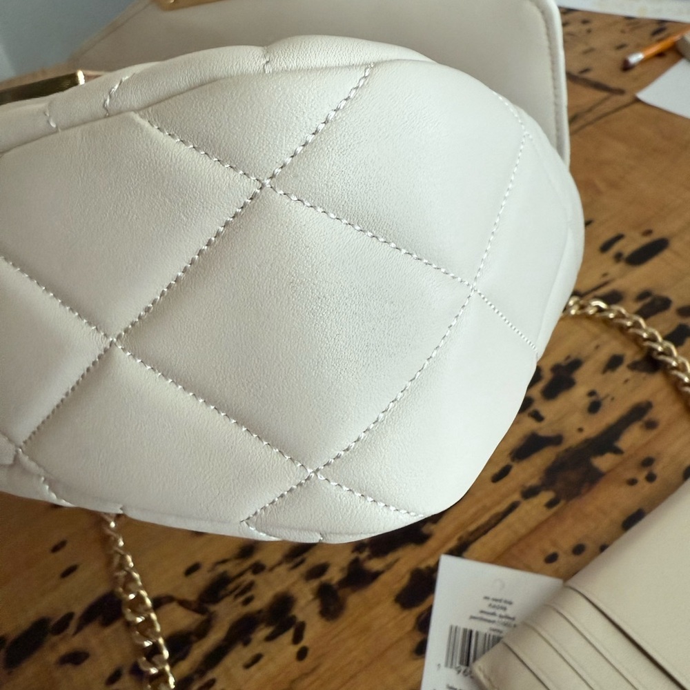 Kate Spade Carey Quilted Small Flap Crossbody with Matching Card Holder - Picture 4 of 9